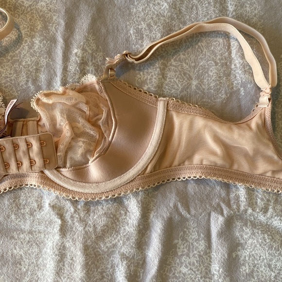 Victoria’s Secret Dream Angels Push-up without Padding Bra. - Picture 3 of 3